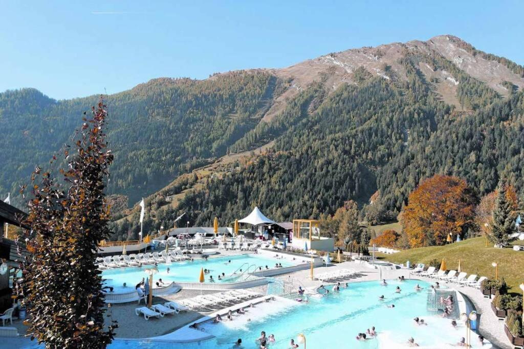 Charmant Studio Renove Situe Dans Les Bains D'Ovronnaz, Immeuble Les Sources エクステリア 写真